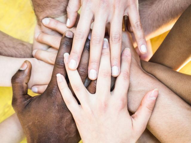 mans-immigracio-immigrants